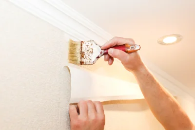 Pose de papier peint à Butten — revêtements muraux et toiles de verre